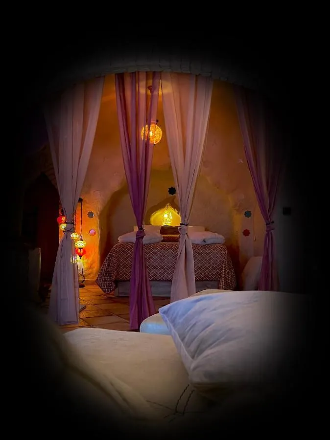 منزل ريفي منزل الضيف بامبانيرا  في Casas Cueva El Castano إسبانيا